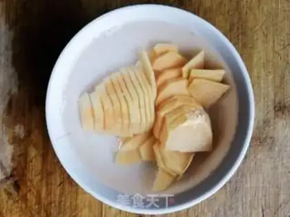 Make Apple-fresh pastry soup step 2