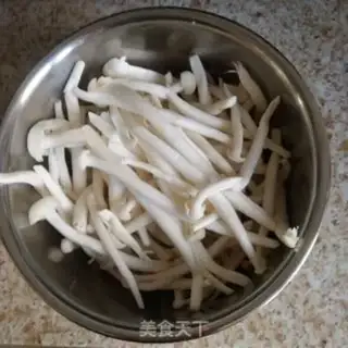 Make Paprika, white mushrooms step 0