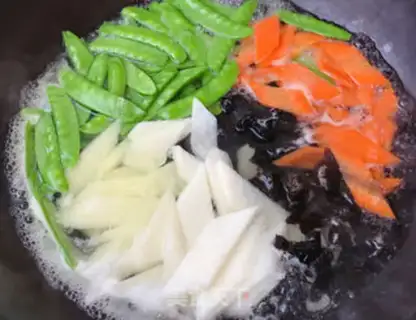 Make Shrimp is fried step 2