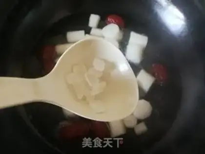 Make Pumpkin cut the buns step 8