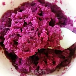 Make Milky-sweety bee violet ball step 3