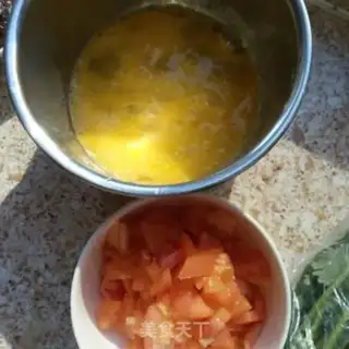 Make Tomato egg hot noodles step 1