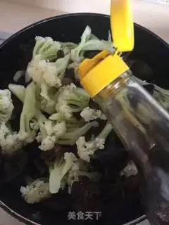 Make The bouquets and the black moules step 6
