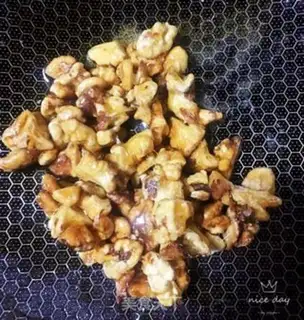 Make Caramel pecan step 5