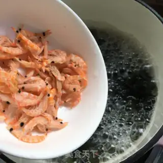 Make Soup for the pickle shrimp step 4