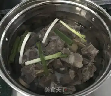 Make Scorpion radish soup step 2