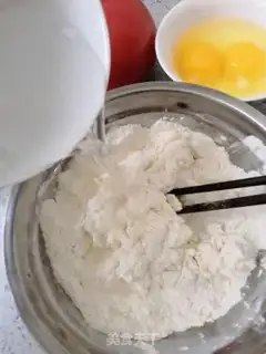 Make Tomato egg scissors step 1
