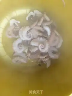 Make Spicy pepper fried octopus step 4
