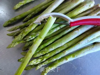 Make Garlic salad step 0