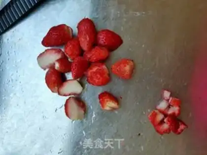 Make Strawberry shakes step 2