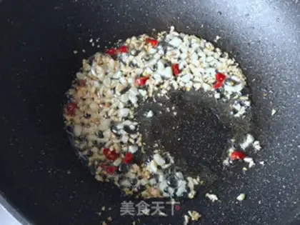 Make Garlic salad step 4