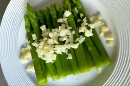 Make Garlic salad step 5