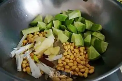 Make Pineapple bag step 0