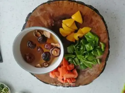 Make Yellow chicken step 0