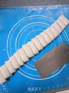 Make Home rolls step 8