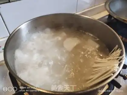 Make Shrimp tofu noodles step 1