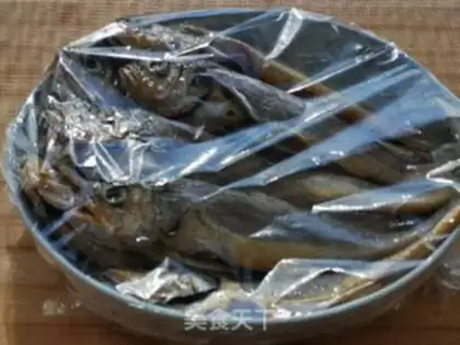 Make Dry, wild, yellow fish step 2
