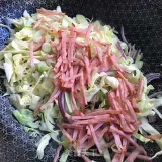 Make Elbow ham fried pasta step 7