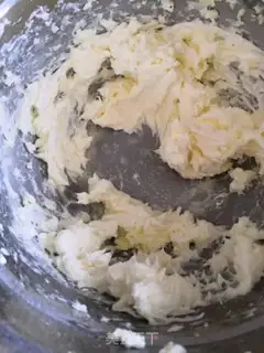 Make Light cream cookies step 3