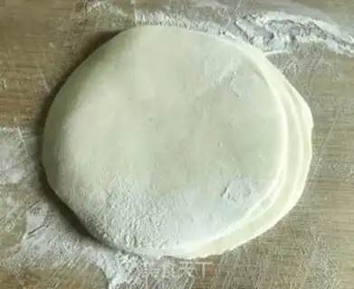 Make Moon sprouts egg box step 1
