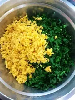 Make Moon sprouts egg box step 3