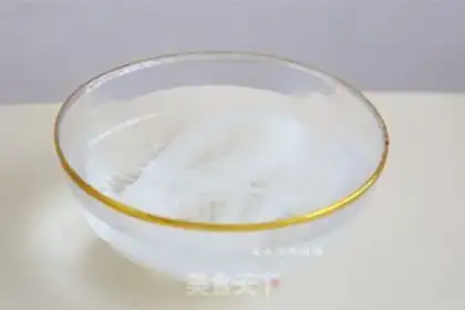 Make A dumpling pelt step 1