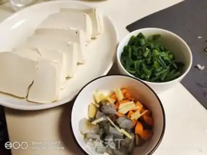 Make Shrimp onions tofu step 0