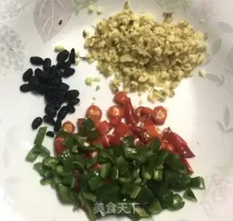 Make Spicy dry fish step 0
