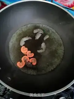 Make Sea cucumber noodles step 3