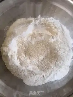Make Spinach heart buns step 1