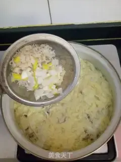 Make Seafood egg soup step 4