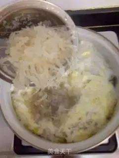 Make Seafood egg soup step 5