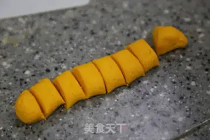 Make Pumpkin sesame ball step 6