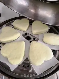 Make Spinach heart buns step 8