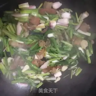 Make Five flowers with garlic step 3