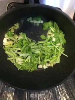 Make Vegetable soup, fat cow step 4