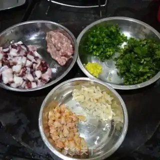 Make The seafood is plum rice step 1