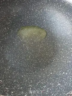 Make Hot noodles for fresh berry step 5