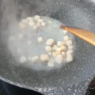 Make Hot noodles for fresh berry step 9
