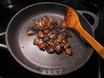 Make The 9th floor tower fried mushrooms and sweet beans step 4