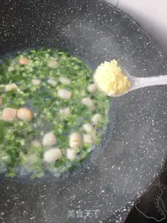 Make Hot noodles for fresh berry step 12