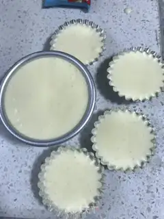 Make Four-inch birthday cake step 4