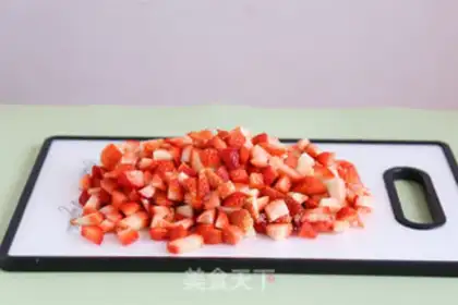 Make Sweet strawberry sauce step 2
