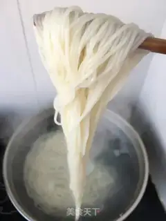 Make Hot noodles for fresh berry step 17