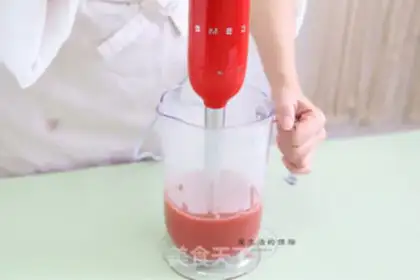 Make Sweet strawberry sauce step 6