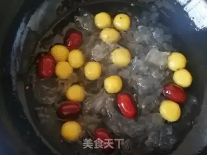 Make "Red dates, silver ears, pumpkin round." step 8