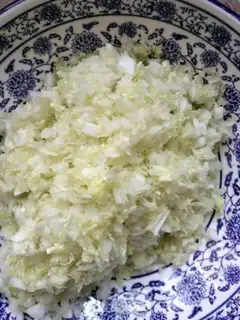 Make A cabbage fan, a wooden ear dumpling step 9