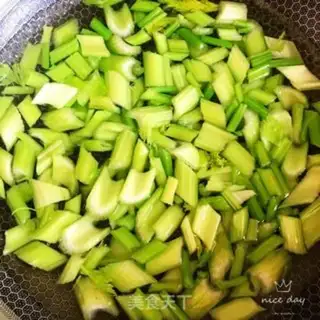 Make Celery shrimp step 1