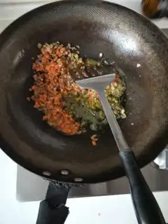 Make A cabbage fan, a wooden ear dumpling step 14