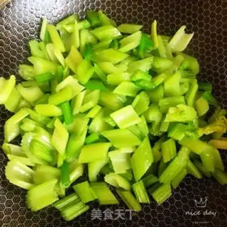Make Celery shrimp step 3